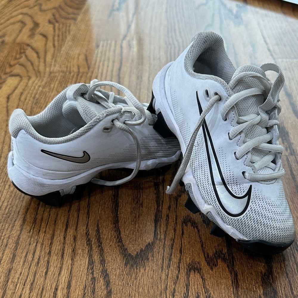 Nike little Kids Vapor Fastflex White and Black cleats